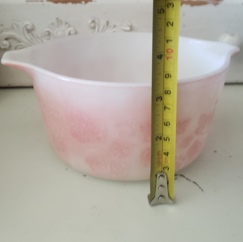 Pink Pyrex Casserole Dish - Picture 6 of 7
